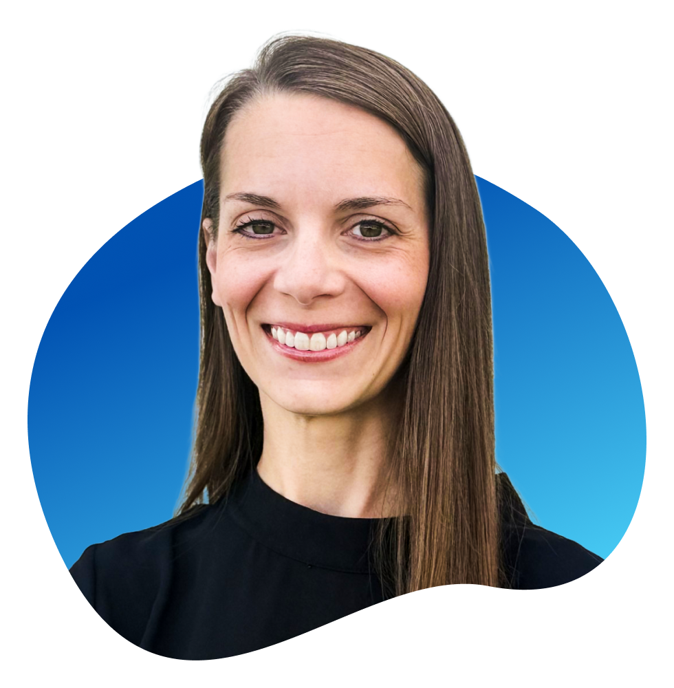 Dani smiling at the camera with blue blob background